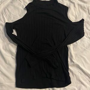 Black open shoulder American Eagle shirt Size S